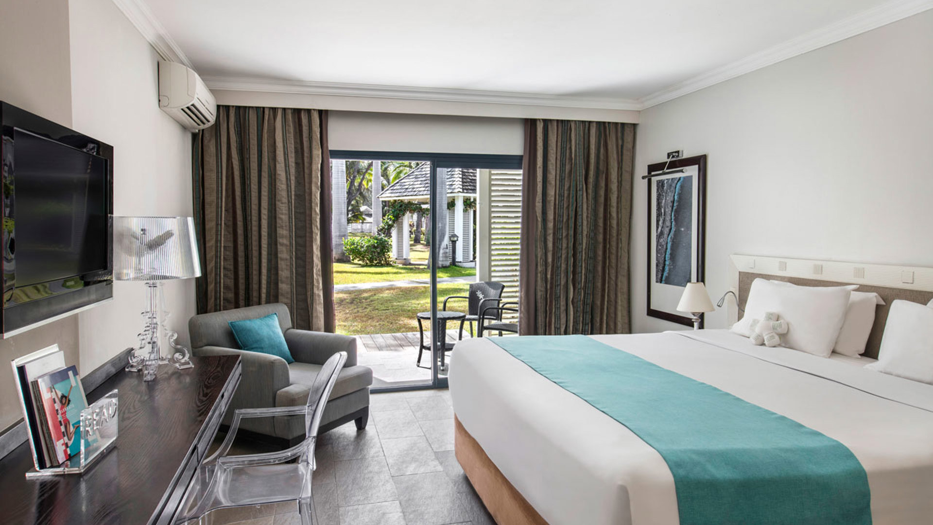 Room view of Family Suite, LUX* Saint Gilles